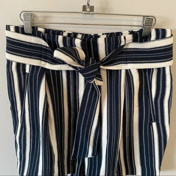 NWT H&M High Waist Navy Striped Wide  Leg Shorts Tie Belt Waist - Picture 3 of 16